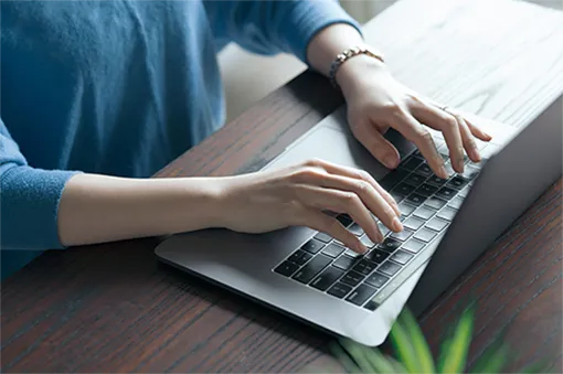 パソコン作業中